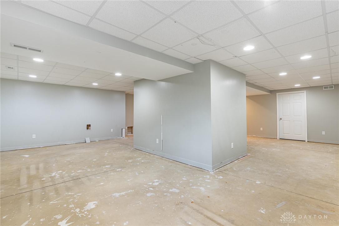 Miamisburg, Ohio 45342, United States, 4 Bedrooms Bedrooms, ,3 BathroomsBathrooms,Residential,Active,3932