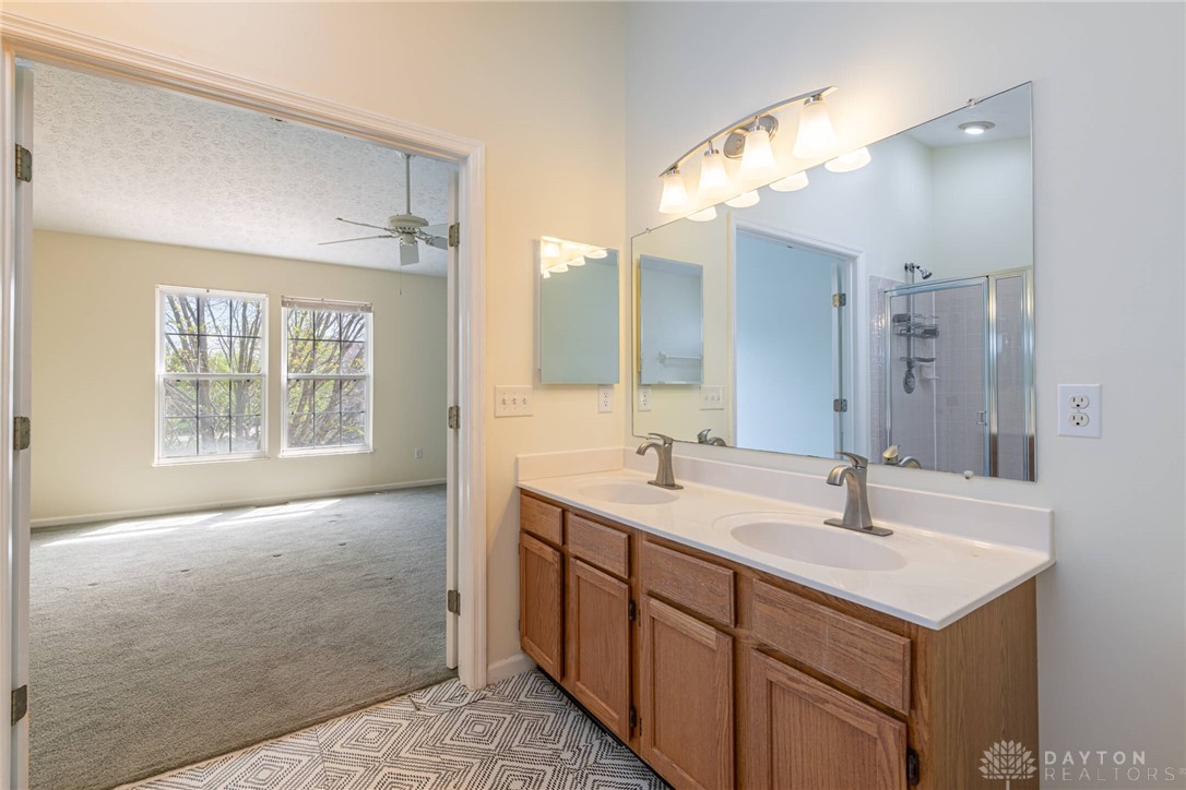 Miamisburg, Ohio 45342, United States, 4 Bedrooms Bedrooms, ,3 BathroomsBathrooms,Residential,Active,3932