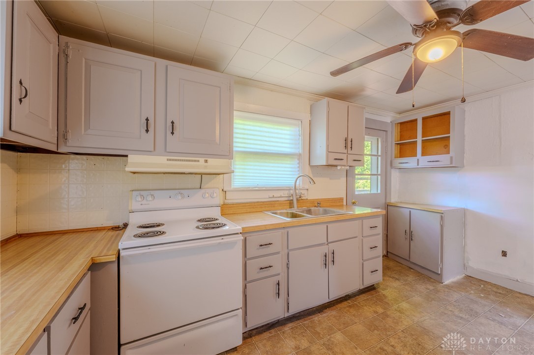 6675 Faversham Road, Miamisburg, Ohio image 38