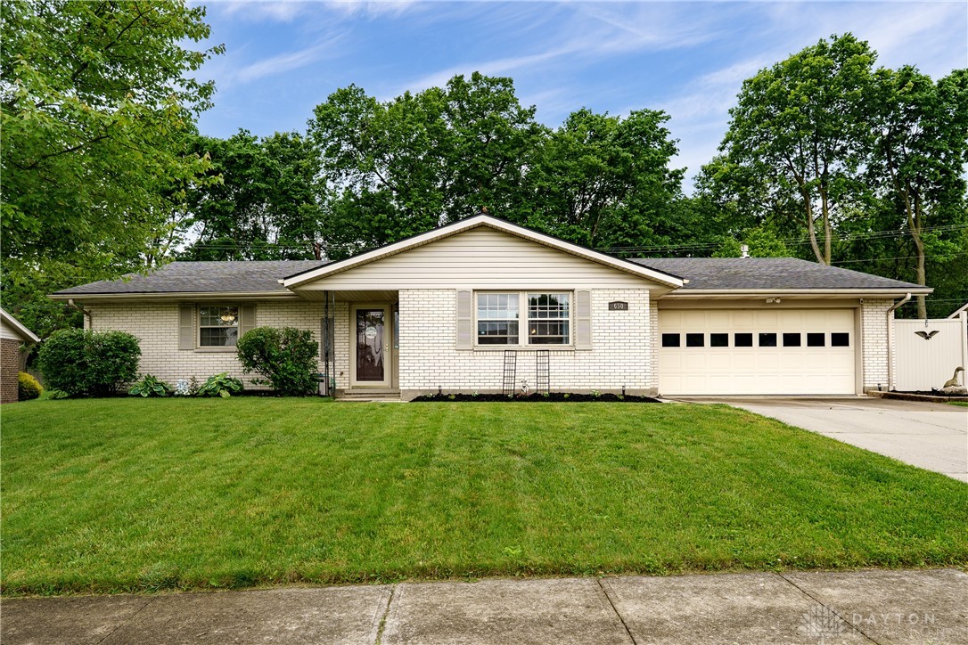 650 Hathaway Trail, Tipp City, Ohio image 1