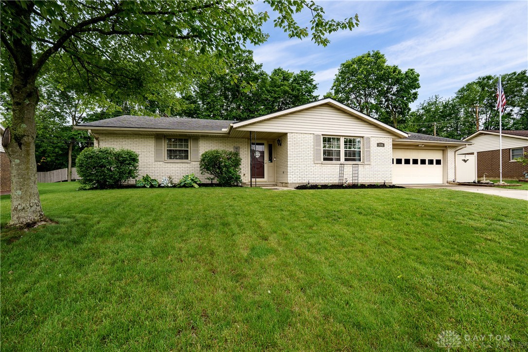 650 Hathaway Trail, Tipp City, Ohio image 3