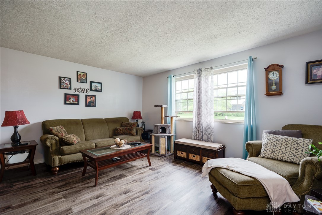 650 Hathaway Trail, Tipp City, Ohio image 8
