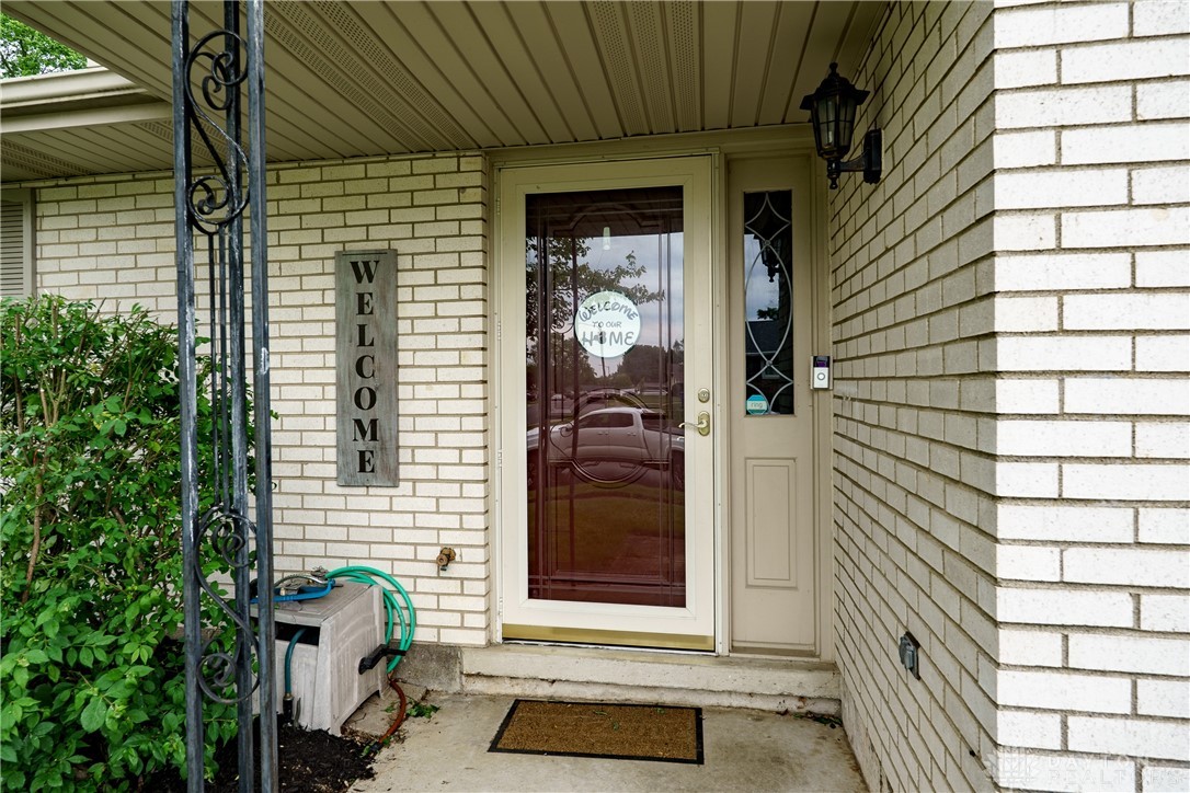 650 Hathaway Trail, Tipp City, Ohio image 5