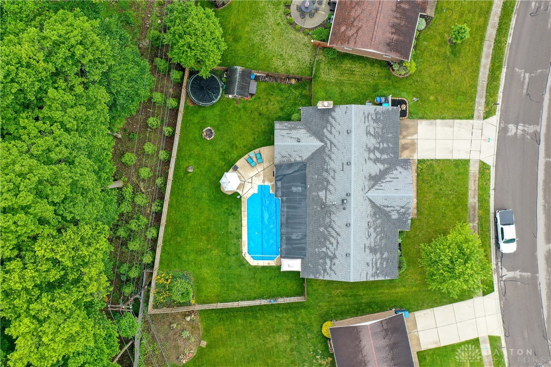 650 Hathaway Trail, Tipp City, Ohio image 47
