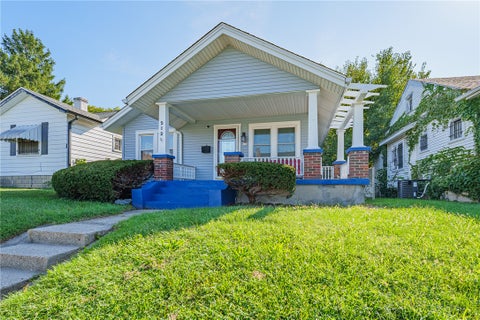 Photo of 212 Anna Street, Dayton, OH 45417 (MLS # 969026)