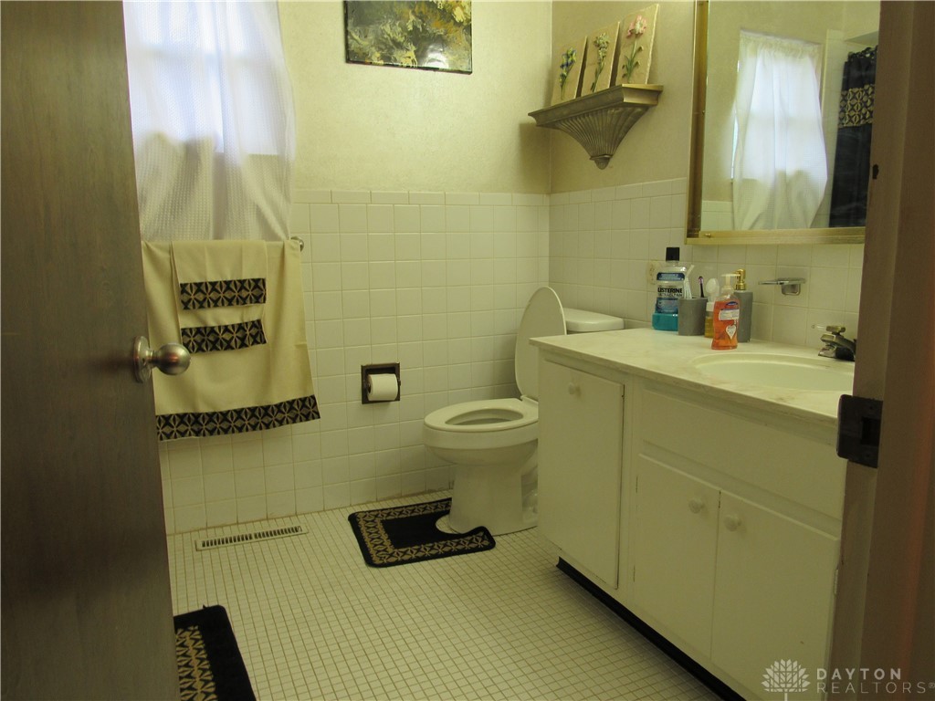 3325 Waldeck Place, Dayton, Ohio image 32