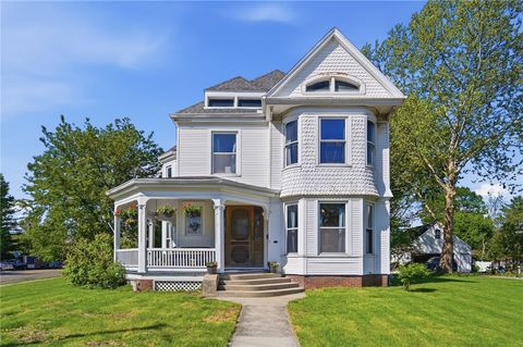 Photo of 3 E Xenia Drive, Fairborn, OH 45324 (MLS # 957662)
