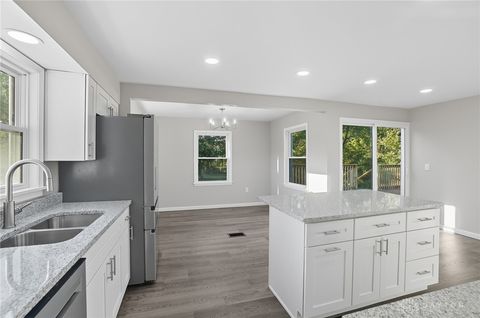 Tiny photo for 4204 Roosevelt Boulevard, Middletown, OH 45044 (MLS # 945509)