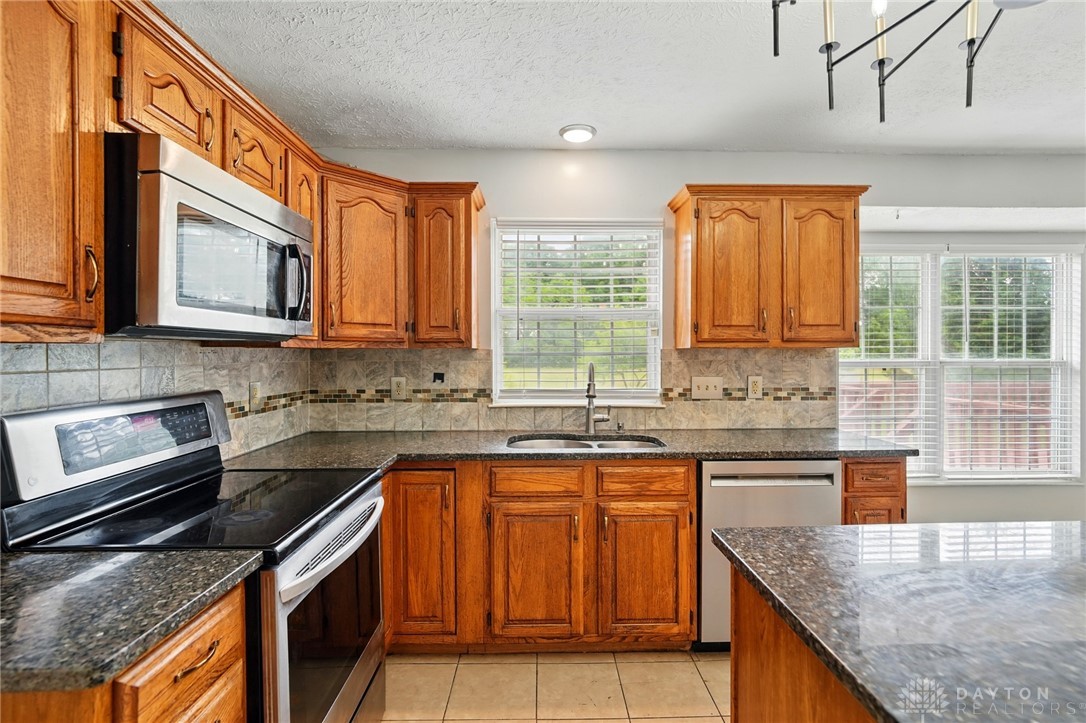 2336 Bradshire Road, Miamisburg, Ohio image 17