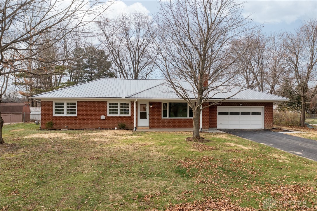 2841 Oxford Drive, Springfield, Ohio image 3