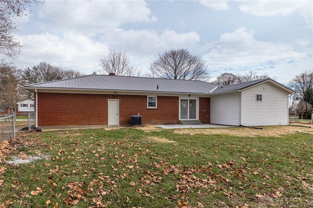 2841 Oxford Drive, Springfield, Ohio image 4