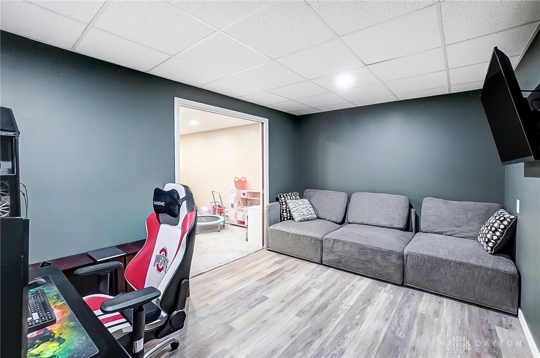 511 Skyway Drive, Springfield, Ohio image 30