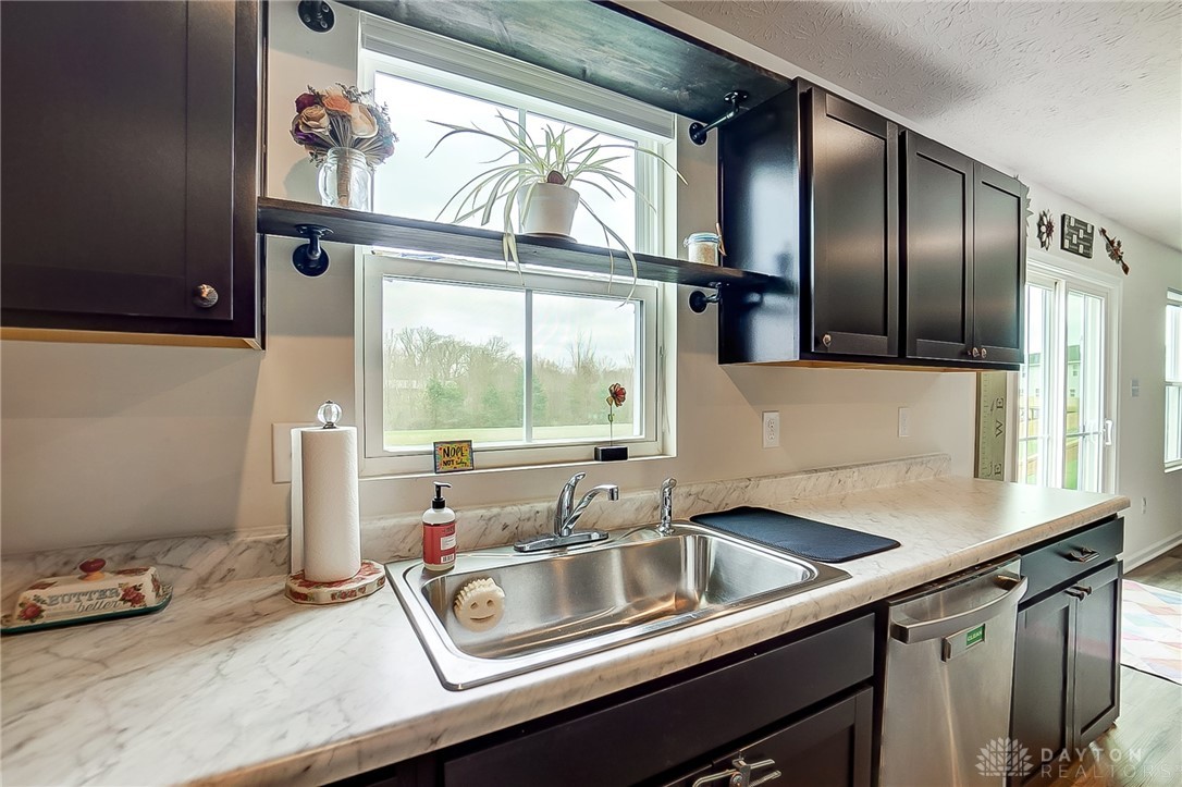 511 Skyway Drive, Springfield, Ohio image 12