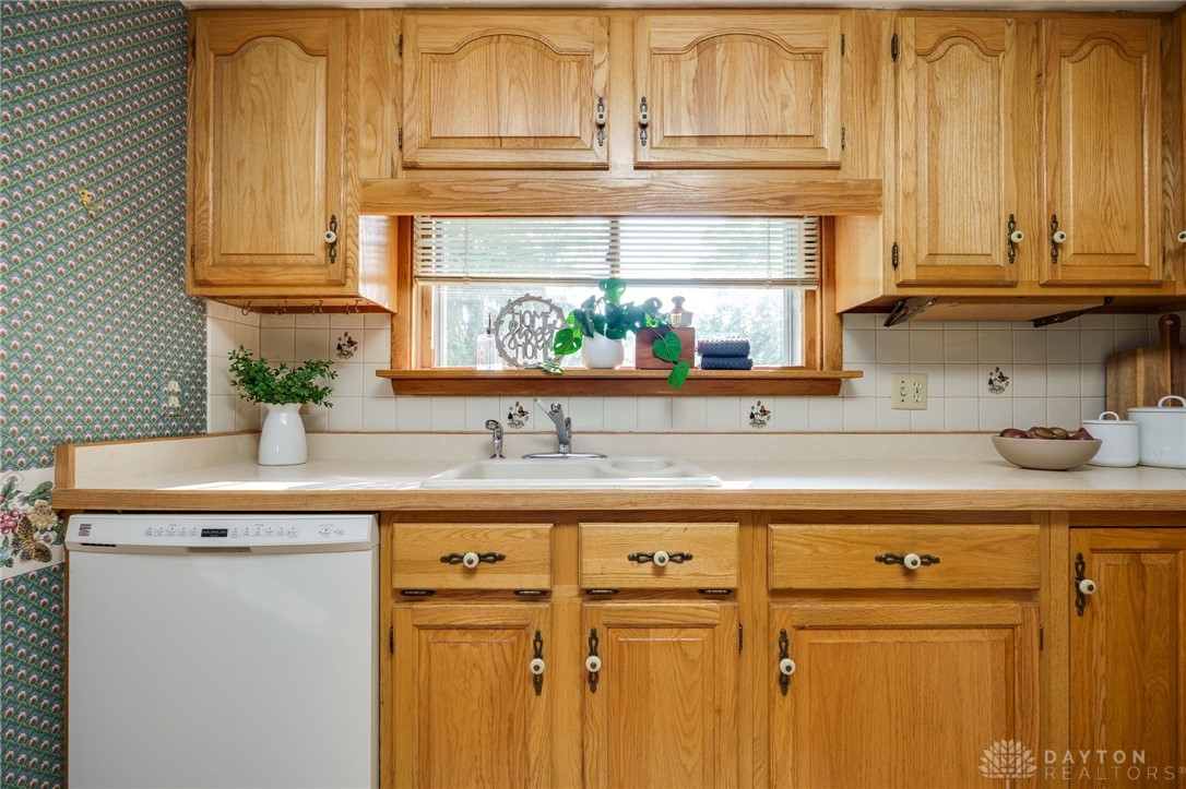 1180 Overlook Drive, Fairborn, Ohio image 14