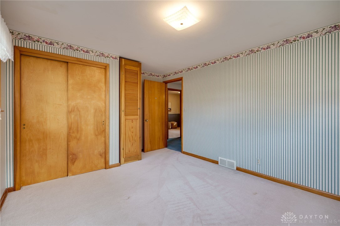 1180 Overlook Drive, Fairborn, Ohio image 23