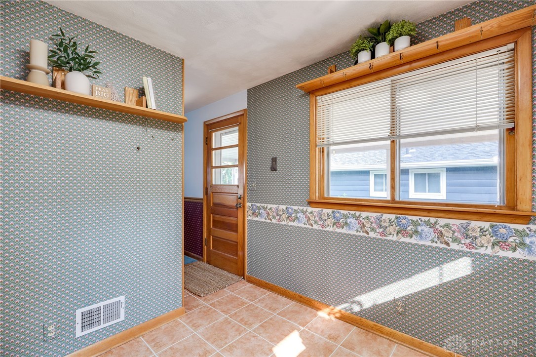 1180 Overlook Drive, Fairborn, Ohio image 17