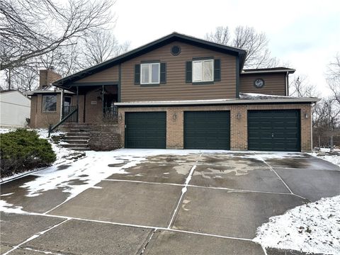 Photo of 1740 E Lindsey Avenue, Miamisburg, OH 45342 (MLS # 952838)