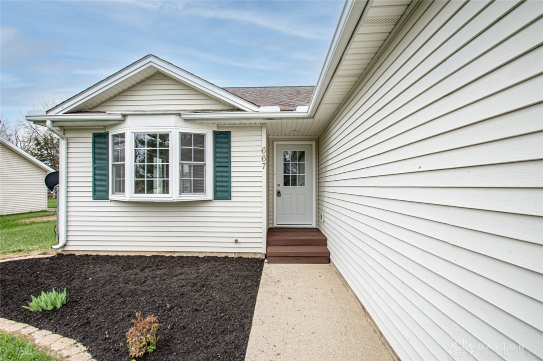 667 Skodborg Drive, Eaton, Ohio image 2