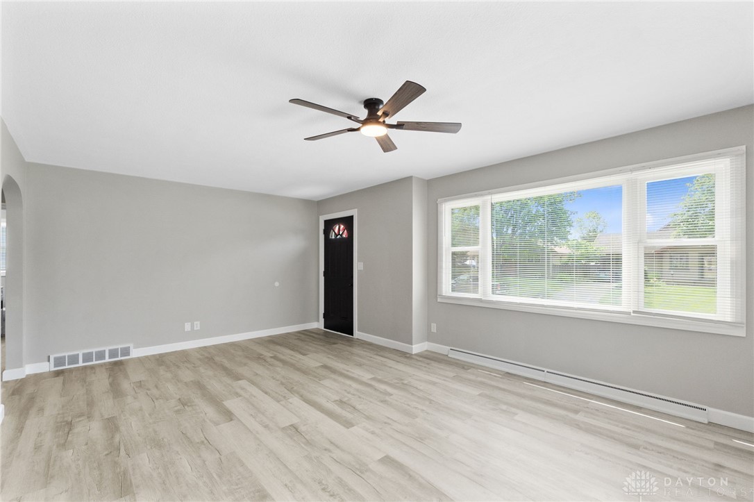 208 Omalee Drive, Xenia, Ohio image 5