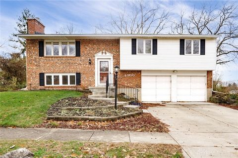 Photo of 4800 Whitewood Court, Dayton, OH 45424 (MLS # 948442)