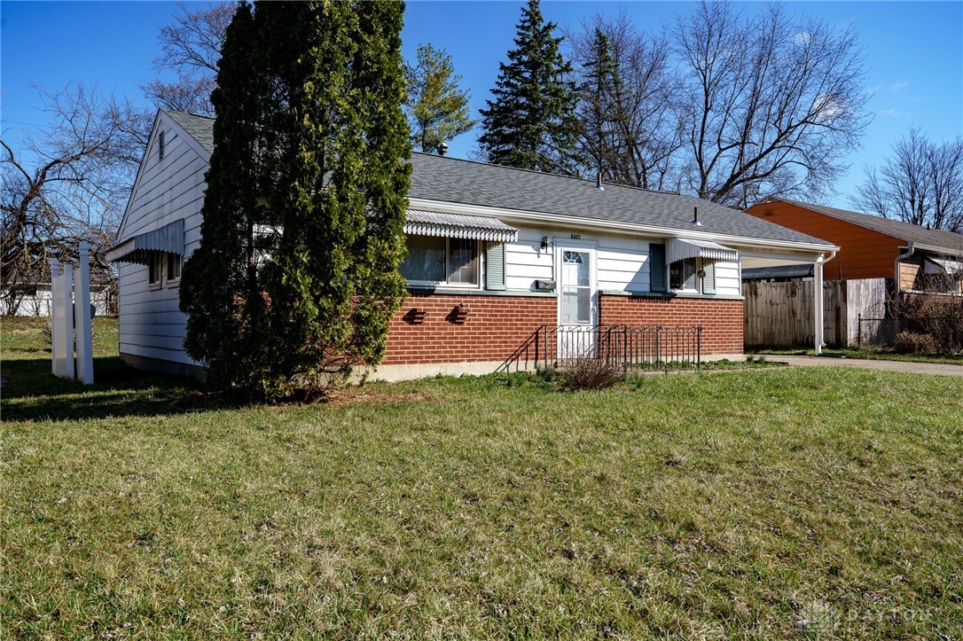 5027 Hackett Drive, Dayton, Ohio image 2