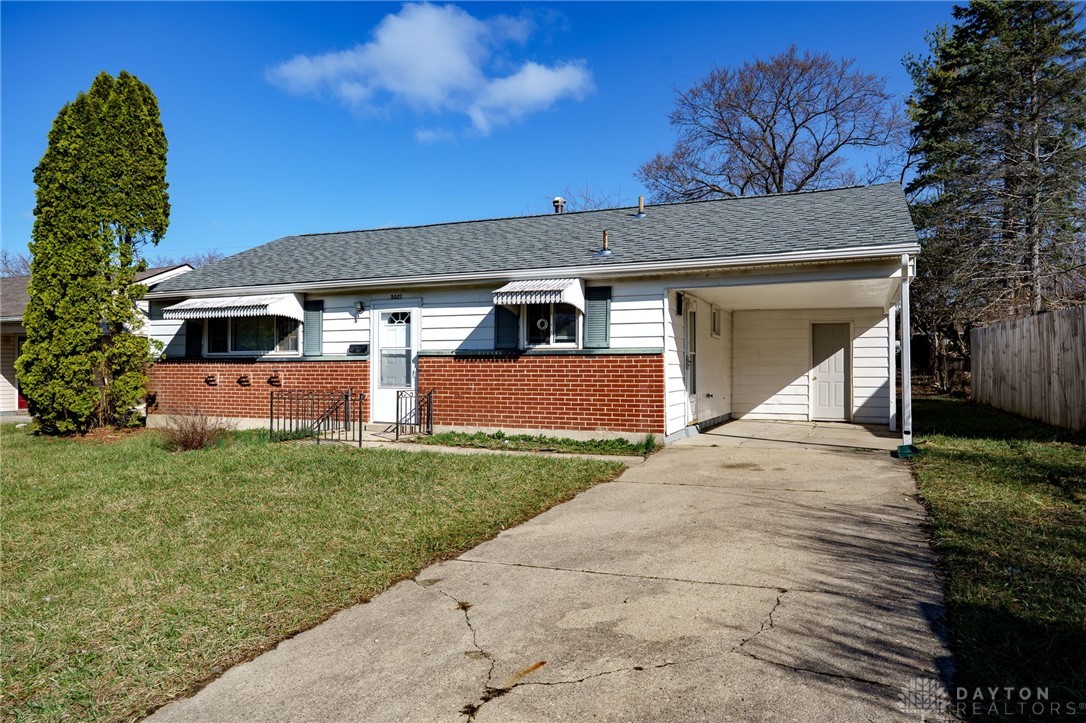 5027 Hackett Drive, Dayton, Ohio image 3