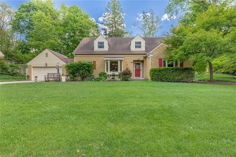 Photo of 156 W Hadley Road, Oakwood, OH 45419 (MLS # 958423)