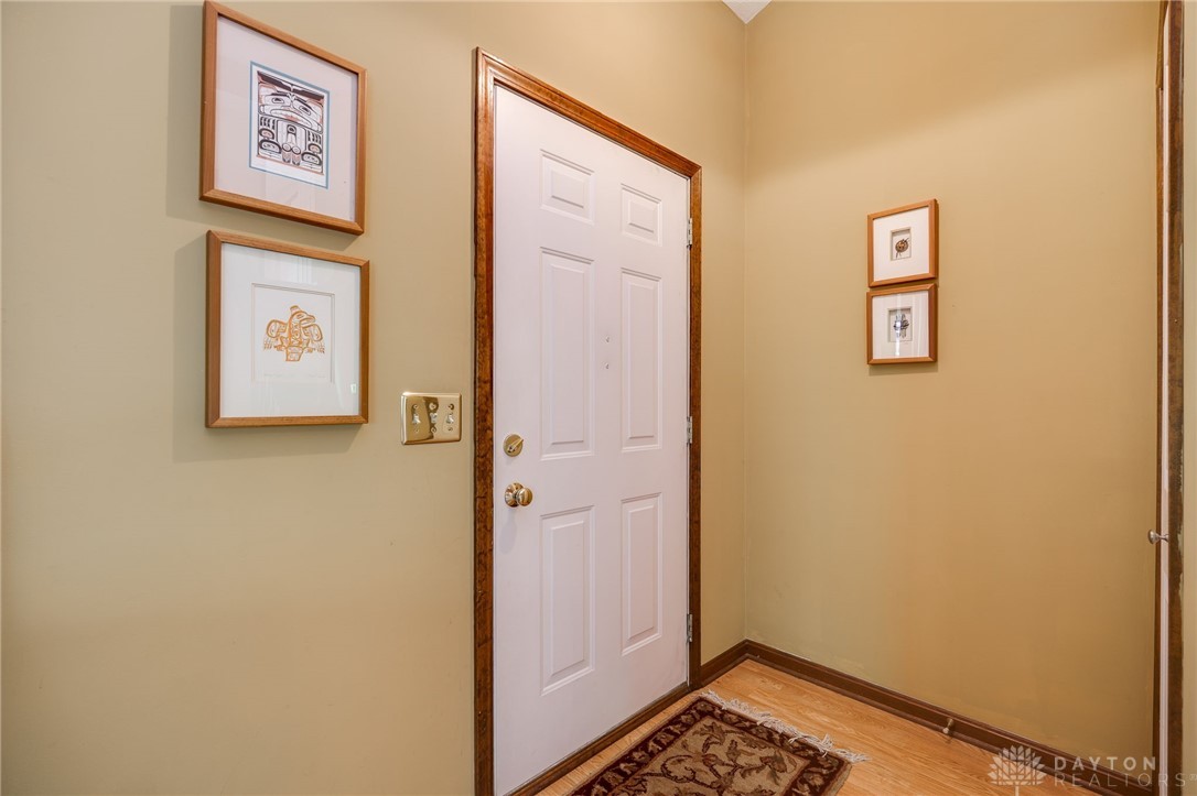 2600 Wildflower Drive, Springfield, Ohio image 9