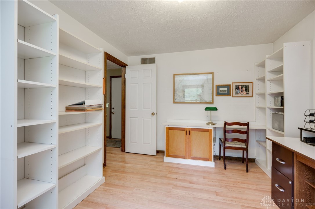 2600 Wildflower Drive, Springfield, Ohio image 31