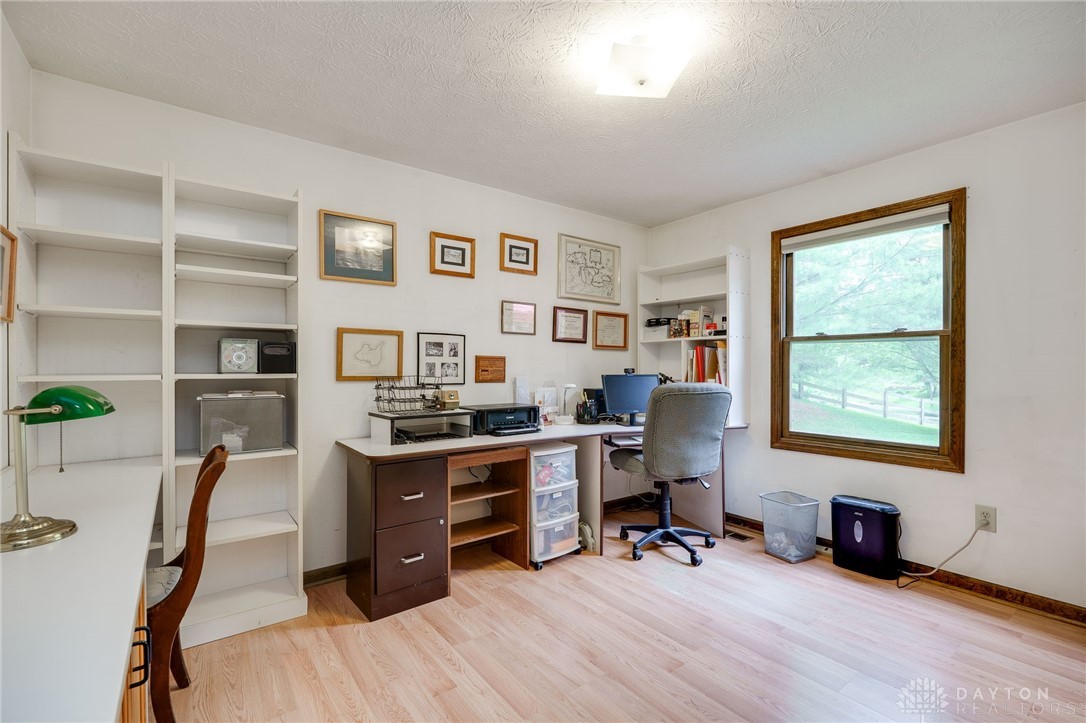 2600 Wildflower Drive, Springfield, Ohio image 30