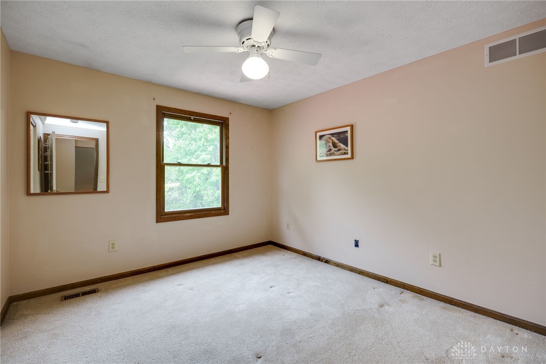 2600 Wildflower Drive, Springfield, Ohio image 40