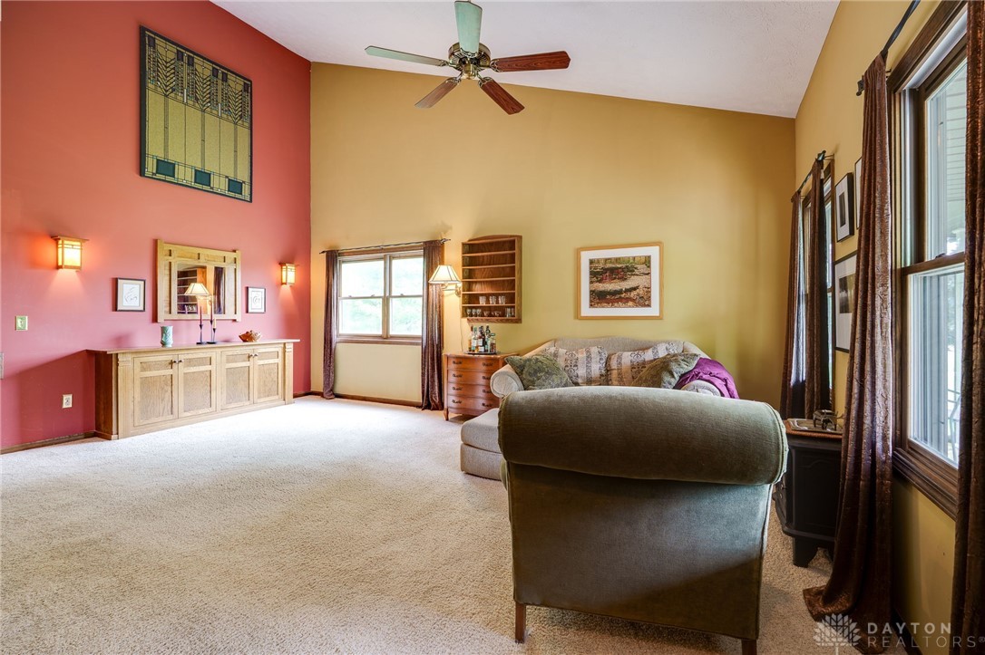 2600 Wildflower Drive, Springfield, Ohio image 10