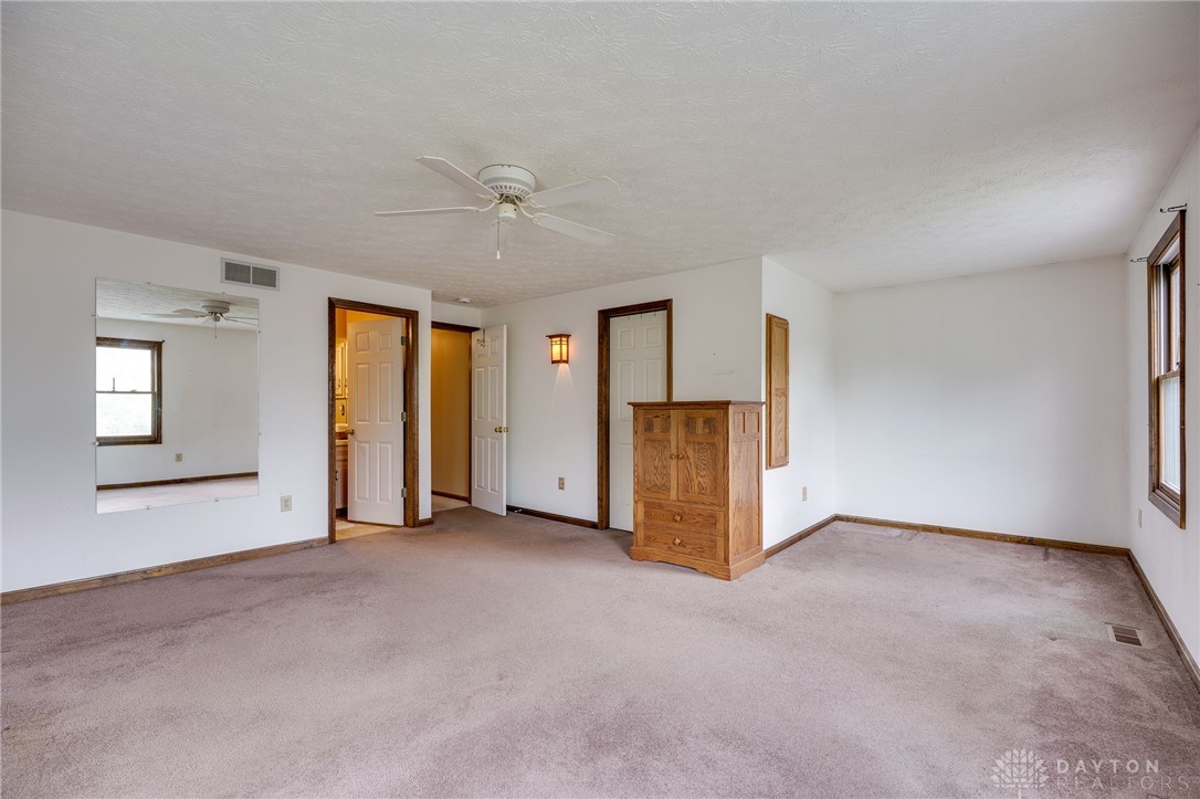 2600 Wildflower Drive, Springfield, Ohio image 34