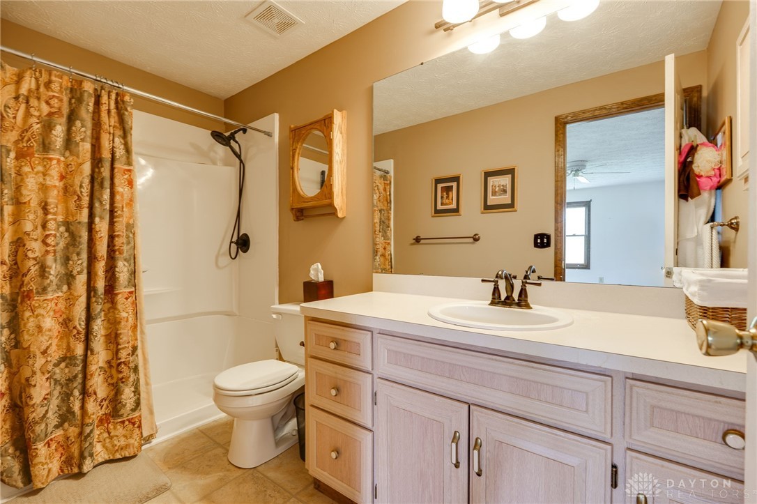 2600 Wildflower Drive, Springfield, Ohio image 36