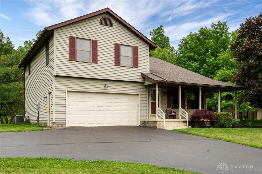 2600 Wildflower Drive, Springfield, Ohio image 1