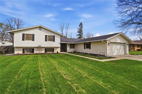 Photo of 1007 Hyde Park Drive, Centerville, OH 45429 (MLS # 955532)