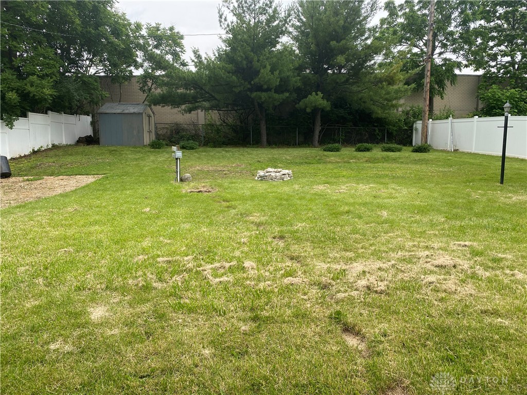 7959 Blackshear Drive, Dayton, Ohio image 17
