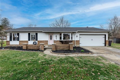 Photo of 1107 King Richard Parkway, West Carrollton, OH 45449 (MLS # 950106)