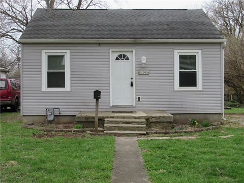 Photo of 1902 Ontario Avenue, Dayton, OH 45414 (MLS # 952749)