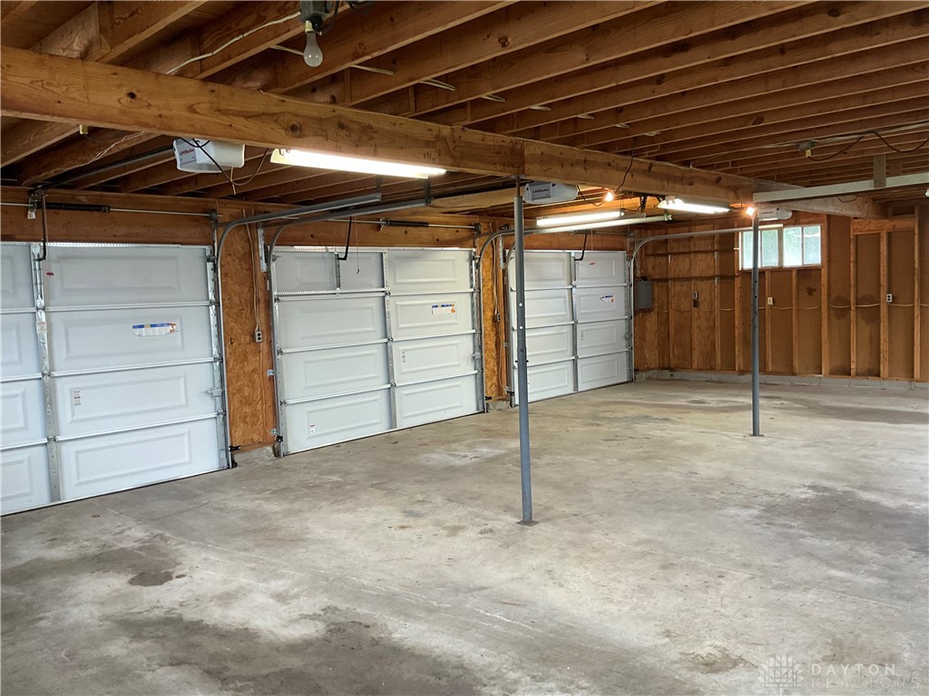 209 W Dow Street, Tipp City, Ohio image 24