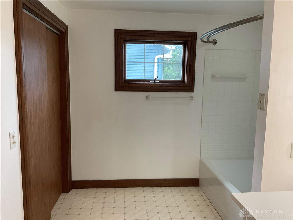 209 W Dow Street, Tipp City, Ohio image 22