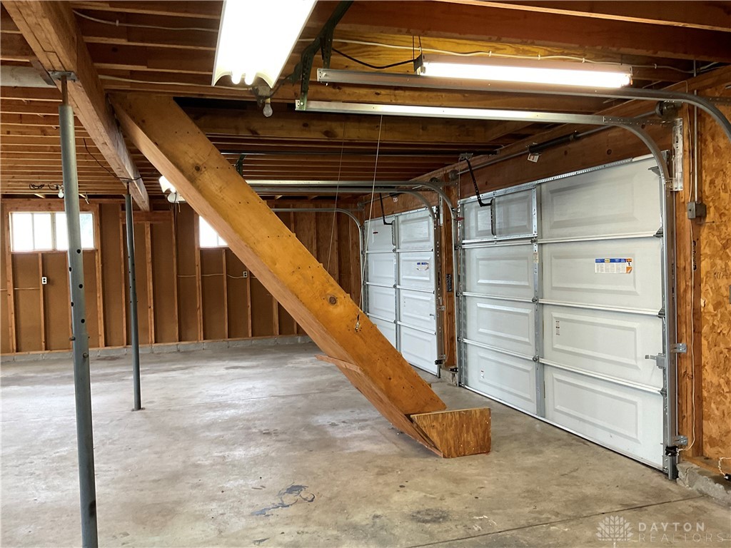 209 W Dow Street, Tipp City, Ohio image 25