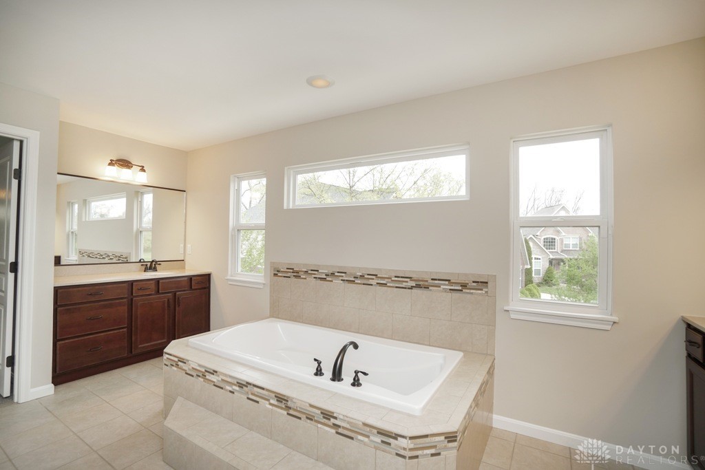 5208 Othello Drive, Franklin, Ohio image 36