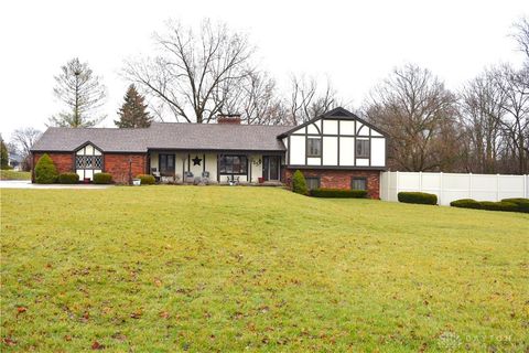 Photo of 315 N Sunset Drive, Piqua, OH 45356 (MLS # 953540)
