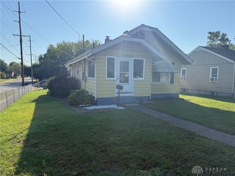 Tiny photo for 1901 Brentwood Street, Middletown, OH 45044 (MLS # 945344)