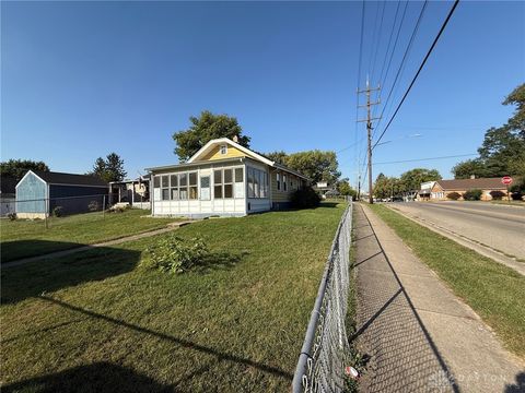 Tiny photo for 1901 Brentwood Street, Middletown, OH 45044 (MLS # 945344)