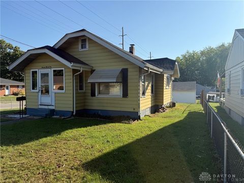Tiny photo for 1901 Brentwood Street, Middletown, OH 45044 (MLS # 945344)