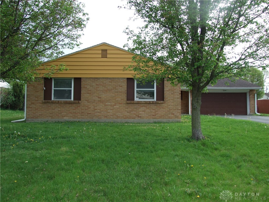 3138 Gardenia Drive, Dayton, Ohio image 2