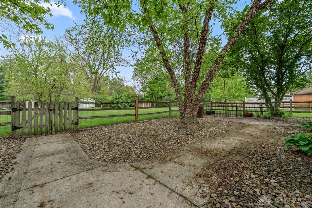 3189 Claydor Drive, Beavercreek, Ohio image 34