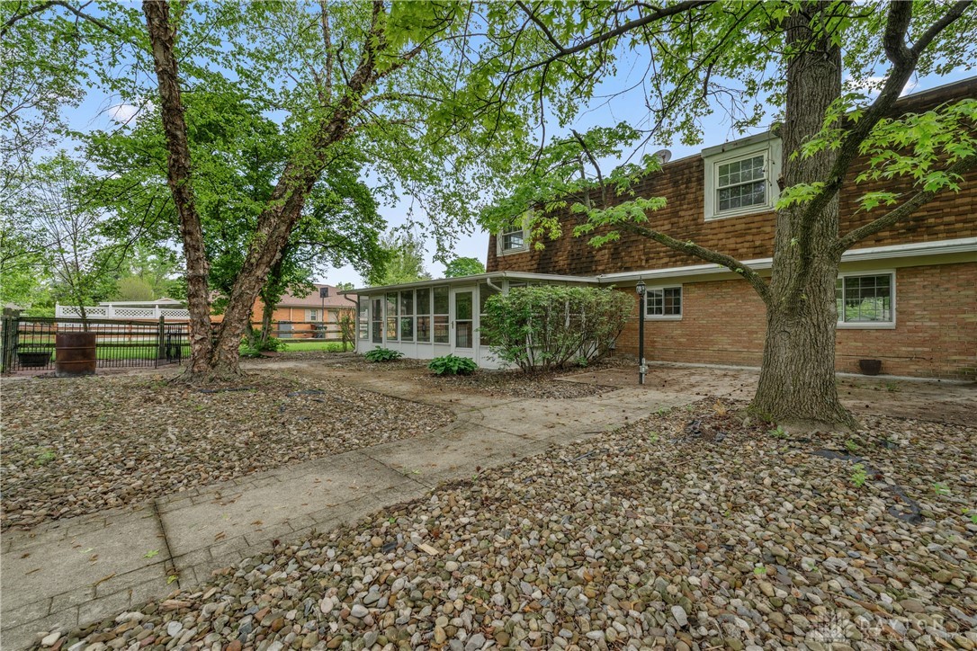 3189 Claydor Drive, Beavercreek, Ohio image 32